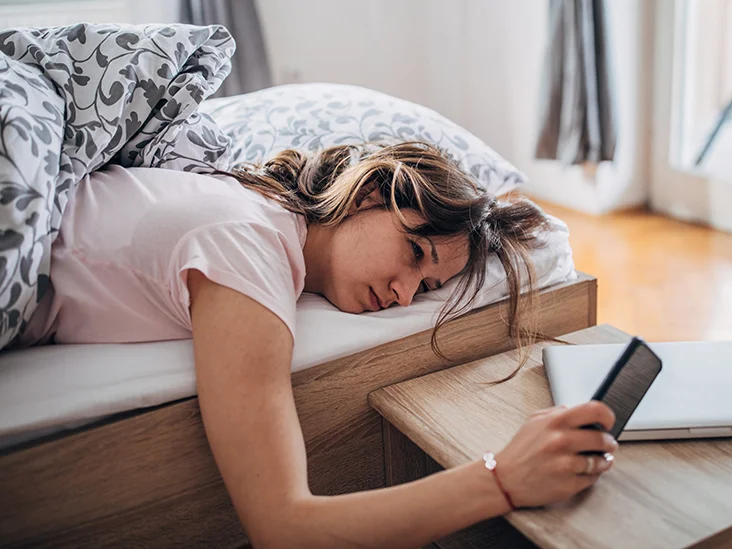 According to Sleep Therapists, These Are 8 Signs You’re More Stressed Than You Think
