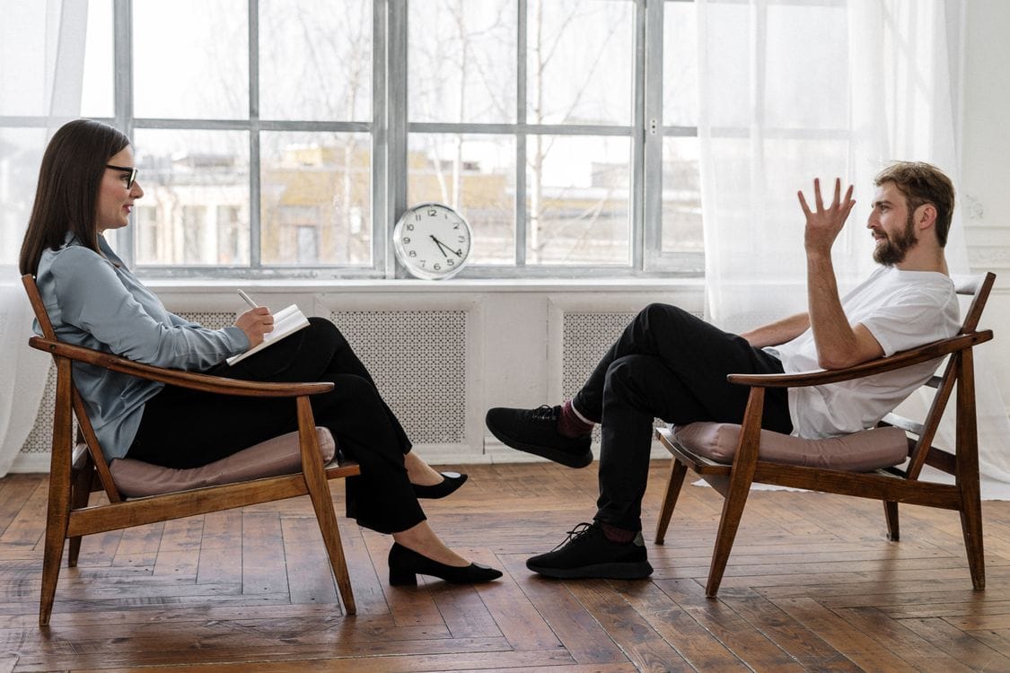 couple connecting emotionally — attachment style affecting your relationships